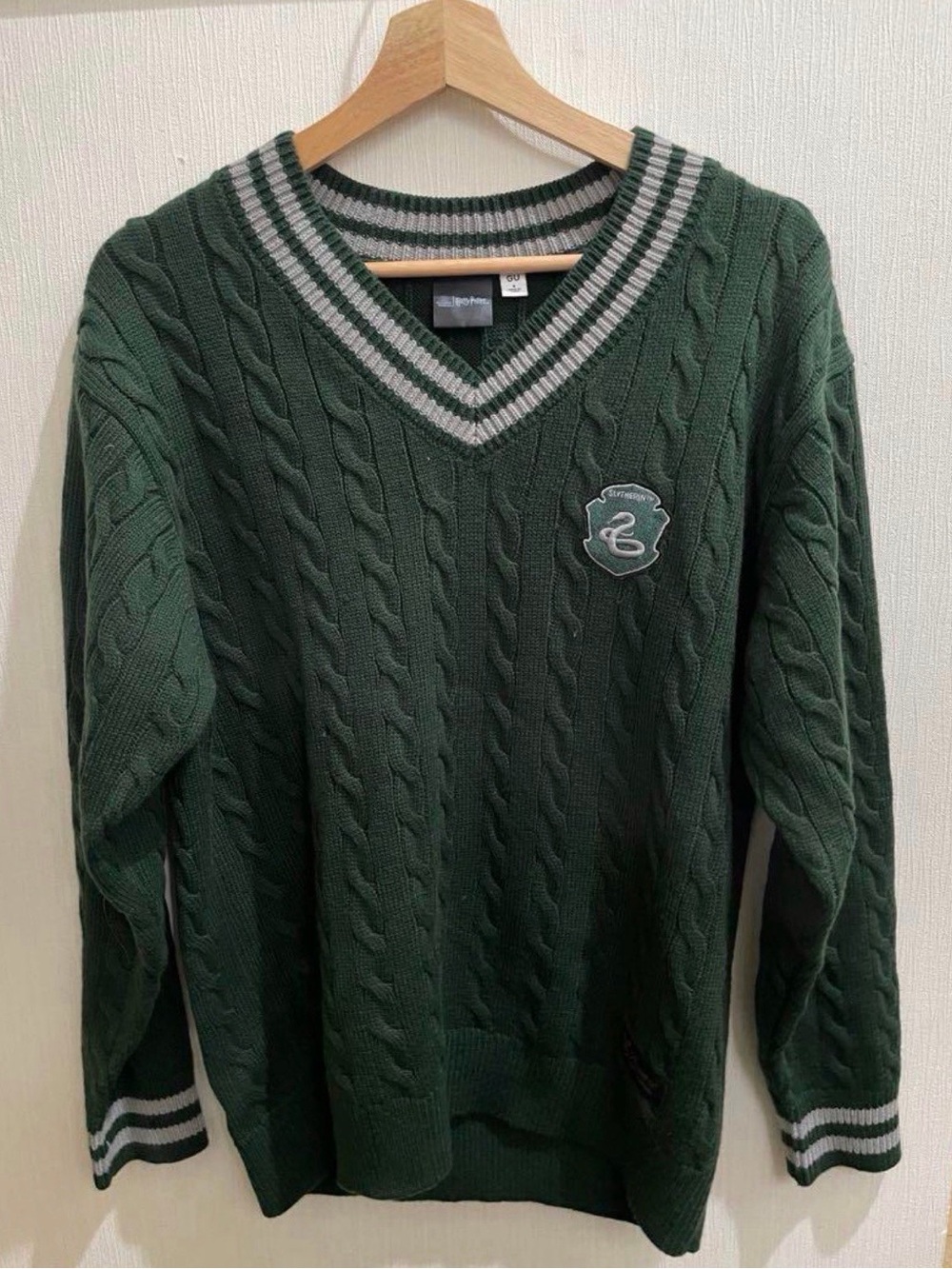 GU Warner Bros. Slytherin V-Neck Cable Knit Sweater